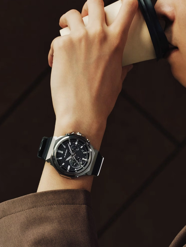 CASIO G-Shock G-Steel 44mm GST-B1000-1AER, klocka som du kan handla till bra pris hos oss på Klockmaster.