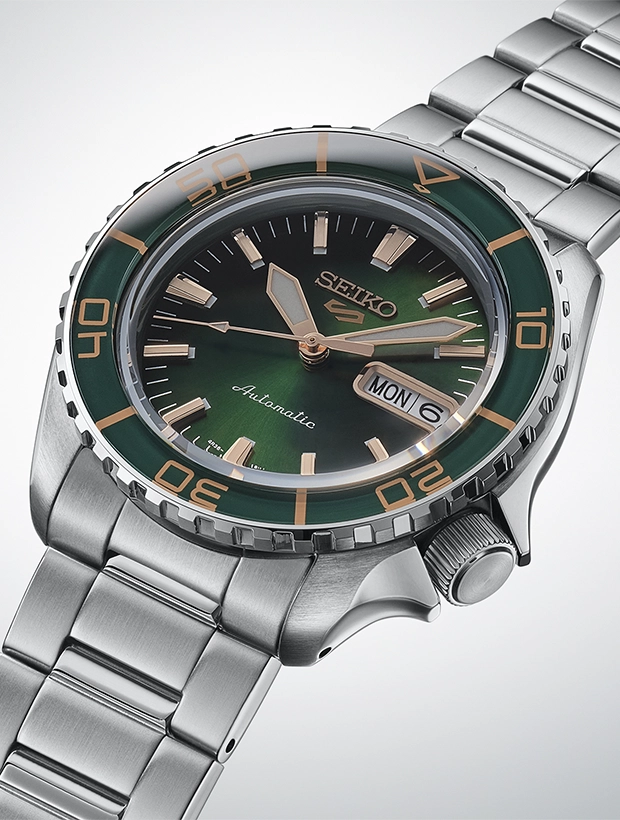 SEIKO 5 Sports SKX 42.5mm HDB005K1, klocka som du kan handla till bra pris hos oss på Klockmaster.