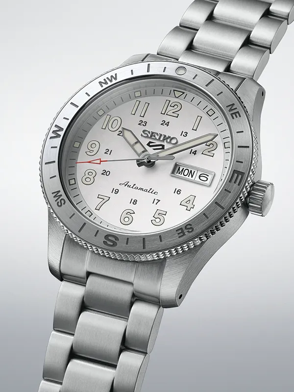 SEIKO 5 Sports Field 41mm HDB007K1, klocka som du kan handla till bra pris hos oss på Klockmaster.