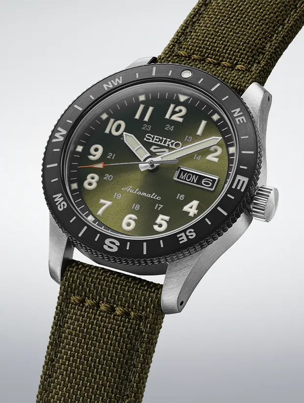 SEIKO 5 Sports Field 41mm HDB008K1, klocka som du kan handla till bra pris hos oss på Klockmaster.