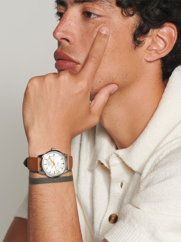 LONGINES Conquest Heritage 38mm L16494722, klocka som du kan handla till bra pris hos oss på Klockmaster.