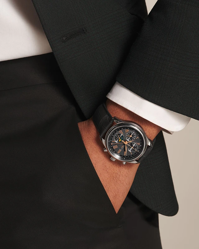 LONGINES Master Collection Chrono Moonphase 42mm, klocka som du kan handla till bra pris hos oss på Klockmaster.