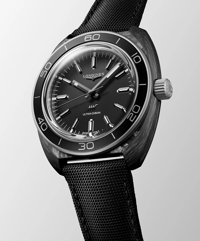 LONGINES Ultra-Chron Carbon 43mm, klocka som du kan handla till bra pris hos oss på Klockmaster.