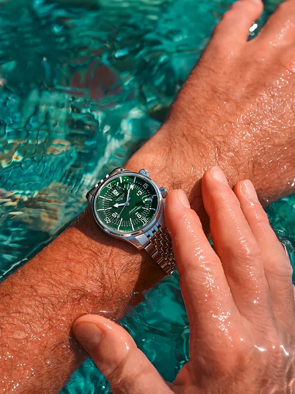 LONGINES Legend Diver 39mm L37644066, klocka som du kan handla till bra pris hos oss på Klockmaster.