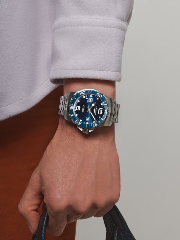 LONGINES HydroConquest 43mm L37824966, klocka som du kan handla till bra pris hos oss på Klockmaster.