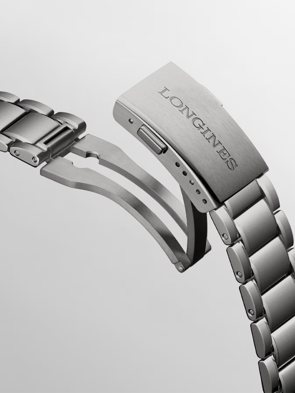 LONGINES Spirit Zulu Time Titanium 39mm L38021536, klocka som du kan handla till bra pris hos oss på Klockmaster.