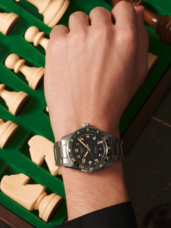 LONGINES Spirit Zulu Time 42mm L38124636, klocka som du kan handla till bra pris hos oss på Klockmaster.