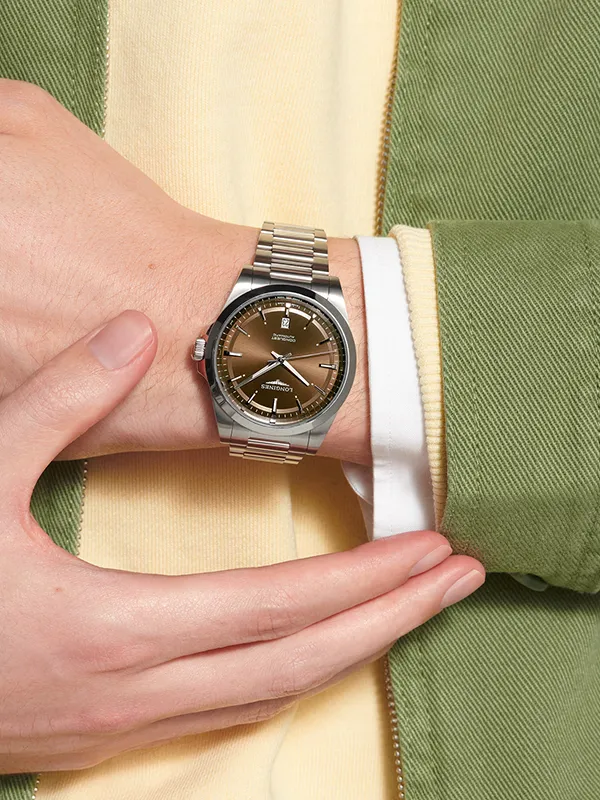 LONGINES Conquest 41mm L38304626, klocka som du kan handla till bra pris hos oss på Klockmaster.