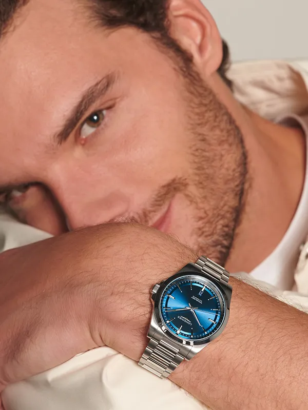 LONGINES Conquest 41mm L38304926, klocka som du kan handla till bra pris hos oss på Klockmaster.
