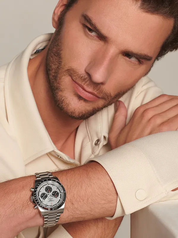 LONGINES Conquest Chronograph 42mm L38354726, klocka som du kan handla till bra pris hos oss på Klockmaster.