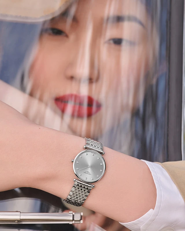 LONGINES La Grande Classique De Longines 29mm, klocka som du kan handla till bra pris hos oss på Klockmaster.