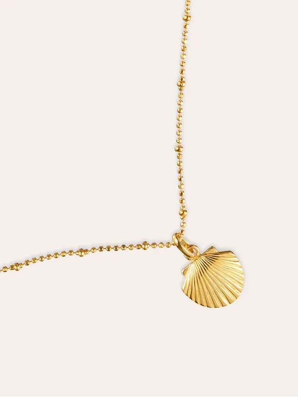 By Sofia Wistam Halsband Ocean Muse Shell - Guld M057297GP, klocka som du kan handla till bra pris hos oss på Klockmaster.