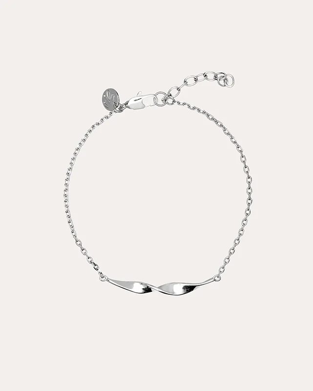 Silverarmband Twirl Mini By Sofia Wistam M068233-S, handla denna klocka online eller i butik hos klockmaster