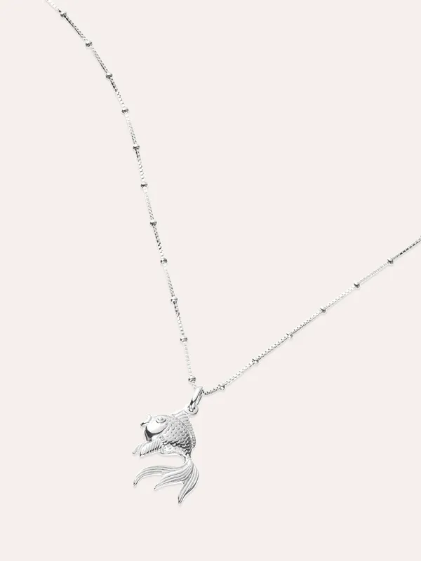 By Sofia Wistam Ocean Muse Goldfish - Silverhalsband M069600S, klocka som du kan handla till bra pris hos oss på Klockmaster.