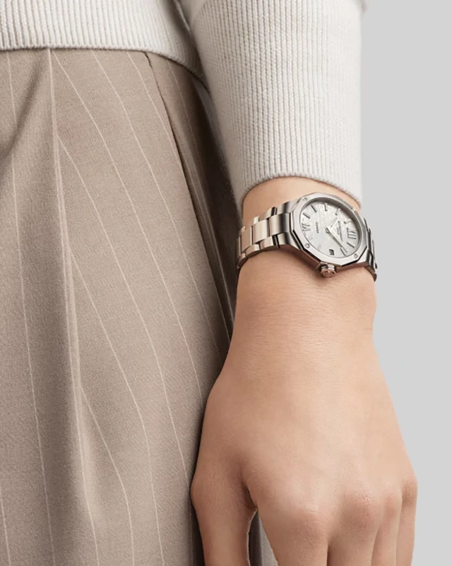 Baume and Mercier Riviera Diamonds 33mm, klocka som du kan handla till bra pris hos oss på Klockmaster.