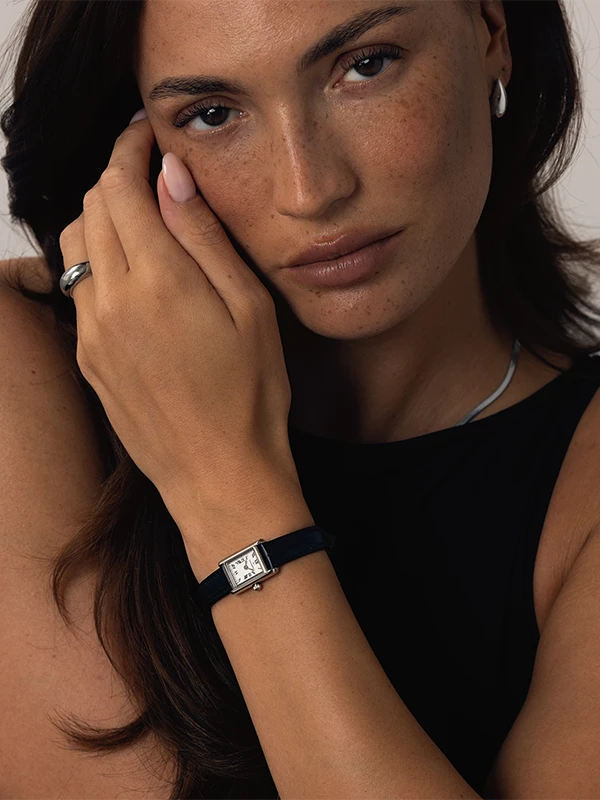 Mockberg Timeless Leather Petite Steel 15.5mm MB2356, klocka som du kan handla till bra pris hos oss på Klockmaster.