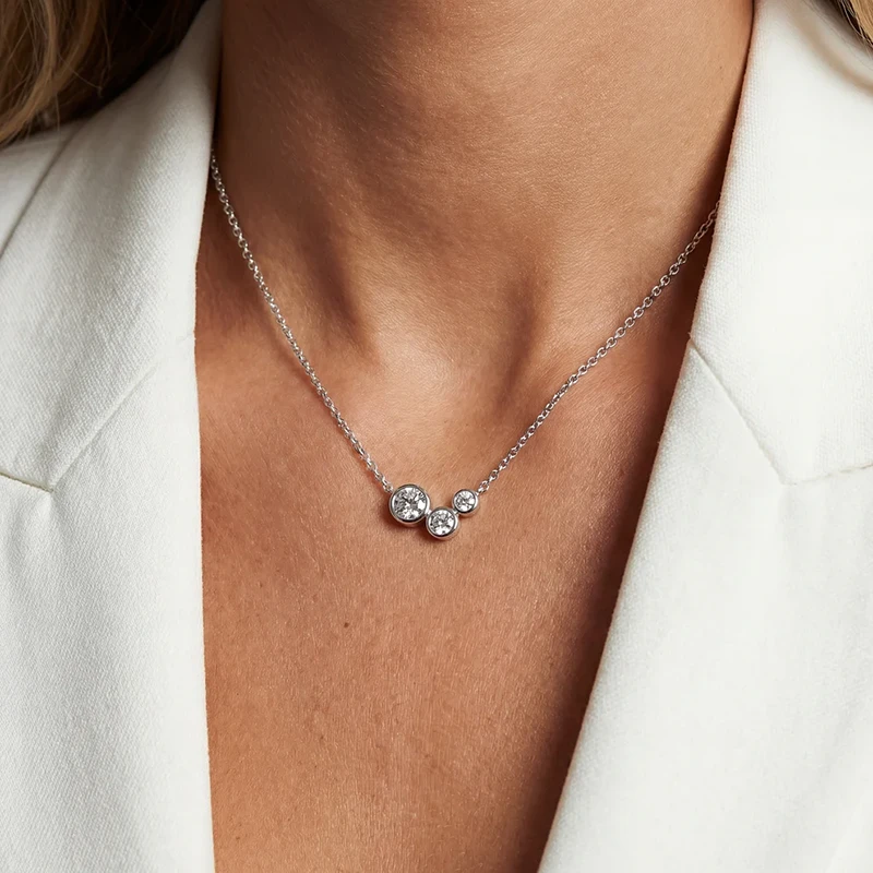 Sif Jakobs Sardinien Tre Halsband Silver SJ-N2631-CZ, klocka som du kan handla till bra pris hos oss på Klockmaster.