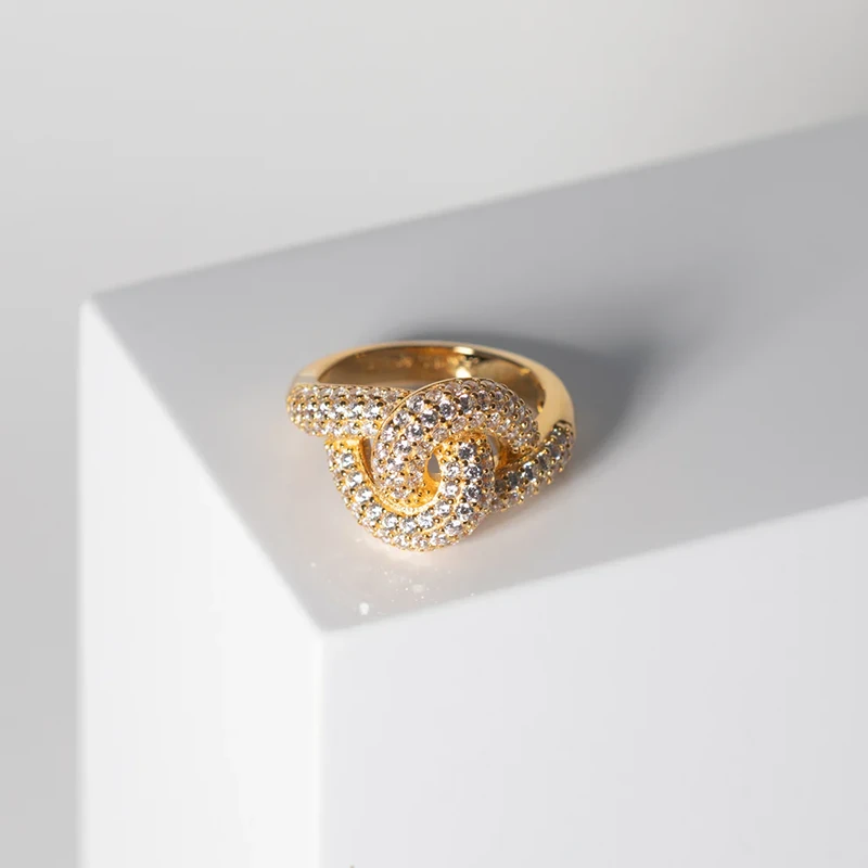 Ring Imperia Guld 18,5mm Sif Jakobs SJ-R10752-CZ-YG-58, klocka som du kan handla till bra pris hos oss på Klockmaster.