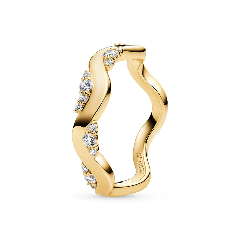 Ring Ellera Waves Altro Guld 17,2mm Sif Jakobs SJ-R2762-CZ-YG-54, klocka som du kan handla till bra pris hos oss på Klockmaster.