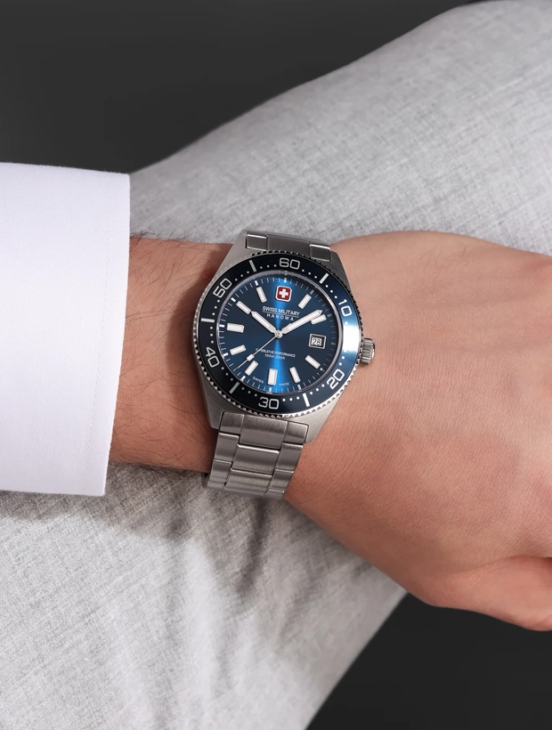 Swiss Military Hanowa Nomad 43mm SMWGH0004904, klocka som du kan handla till bra pris hos oss på Klockmaster.