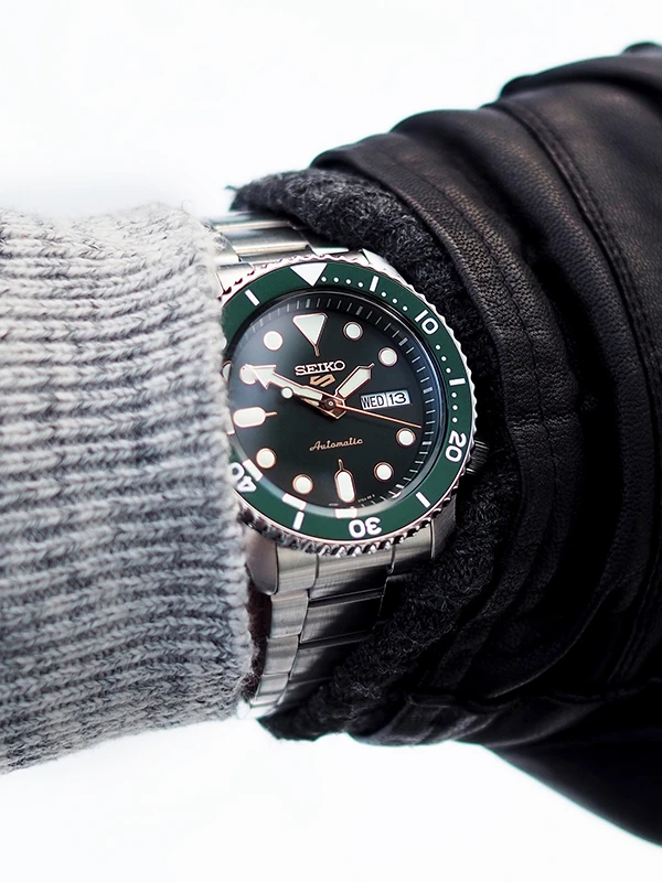 SEIKO 5 Sports Automatic 42.5mm SRPD63K1, klocka som du kan handla till bra pris hos oss på Klockmaster.