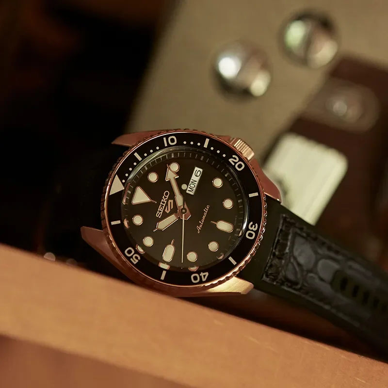 SEIKO 5 Sports Automatic 42mm, klocka som du kan handla till bra pris hos oss på Klockmaster.