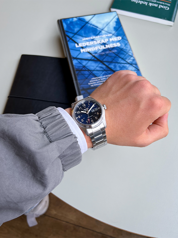 SEIKO 5 Sports Field 38mm SRPG29K1, klocka som du kan handla till bra pris hos oss på Klockmaster.