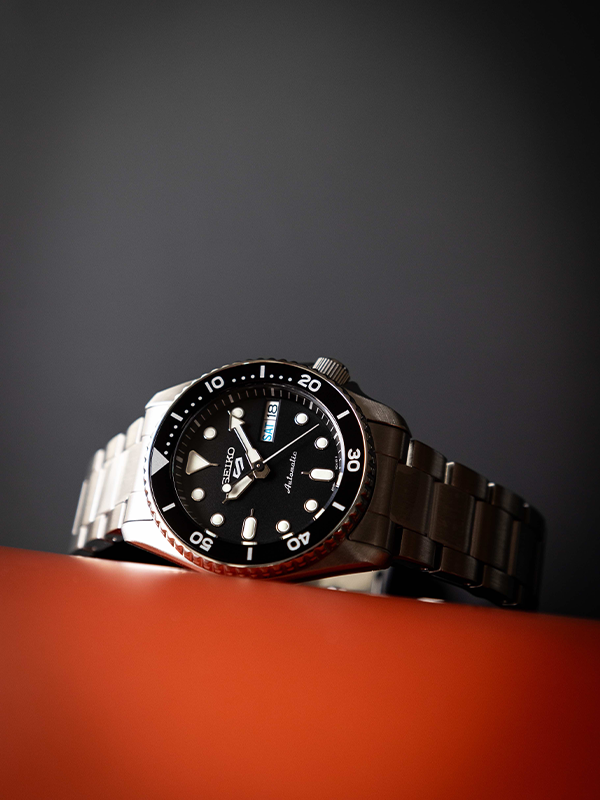 SEIKO 5 Sports Automatic 38mm SRPK29K1, klocka som du kan handla till bra pris hos oss på Klockmaster.