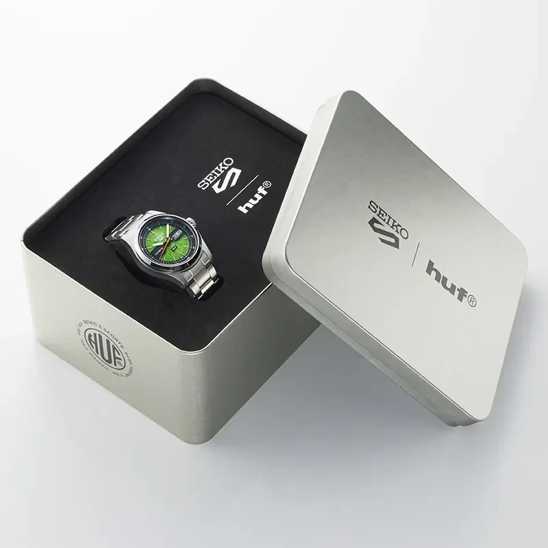 SEIKO 5 Sports HUF 39.5mm, klocka som du kan handla till bra pris hos oss på Klockmaster.