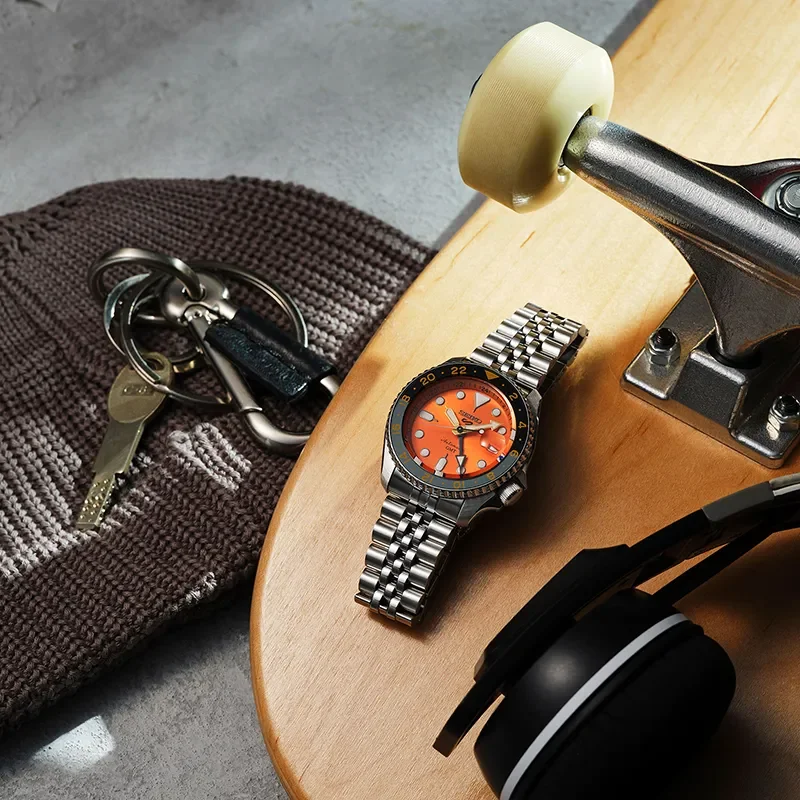 SEIKO 5 Sports Automatic GMT 42mm, klocka som du kan handla till bra pris hos oss på Klockmaster.