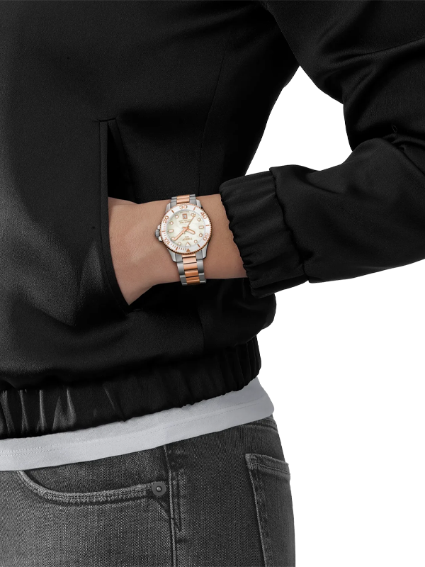 TISSOT Seastar 1000 36mm T1202102211100, klocka som du kan handla till bra pris hos oss på Klockmaster.