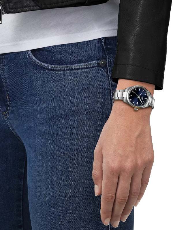 TISSOT PR 100 34mm T1502101104100, klocka som du kan handla till bra pris hos oss på Klockmaster.