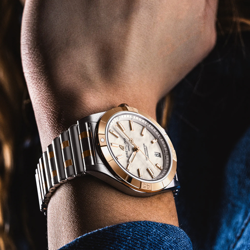BREITLING CHRONOMAT AUTO, klocka som du kan handla till bra pris hos oss på Klockmaster.