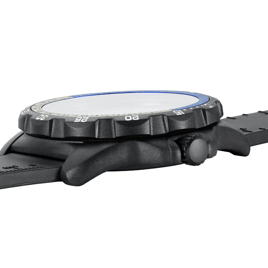 Luminox RECON Nav Spec 46mm, klocka som du kan handla till bra pris hos oss på Klockmaster.