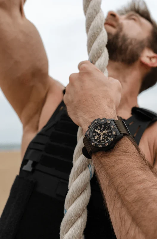 Luminox Navy Seal Foundation Chronograph 45 mm, klocka som du kan handla till bra pris hos oss på Klockmaster.