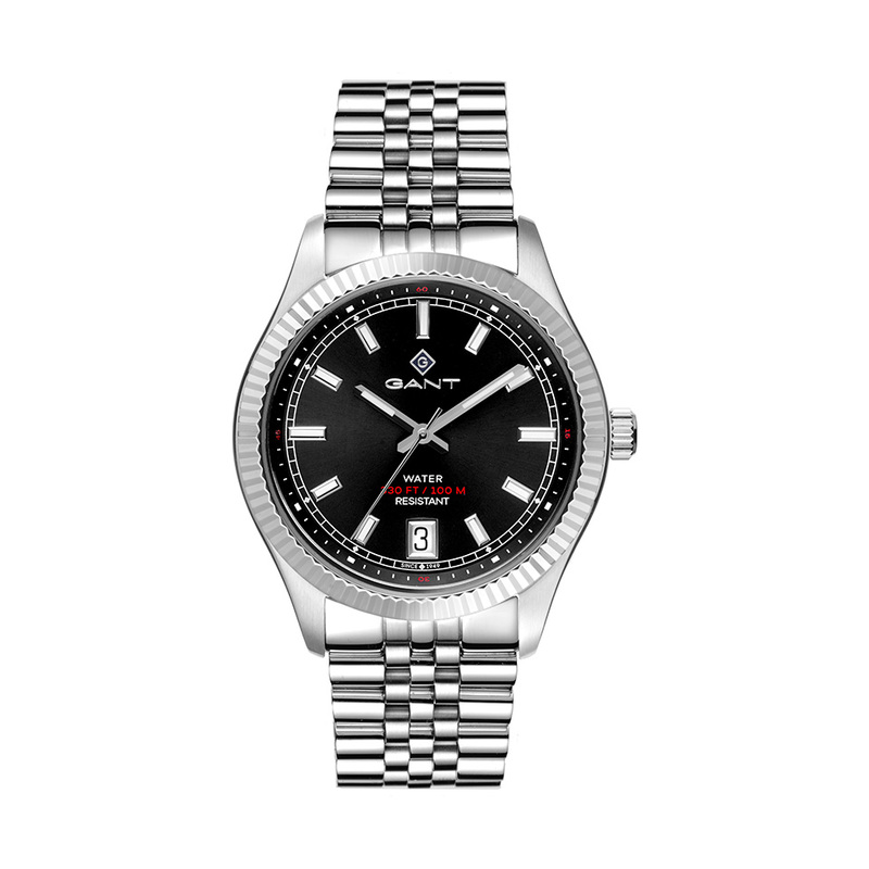 Gant klocka i helsilvrig design med silvrig boett och silvriga detaljer. 
Klockans urtavla är svart med silvriga detaljer. 